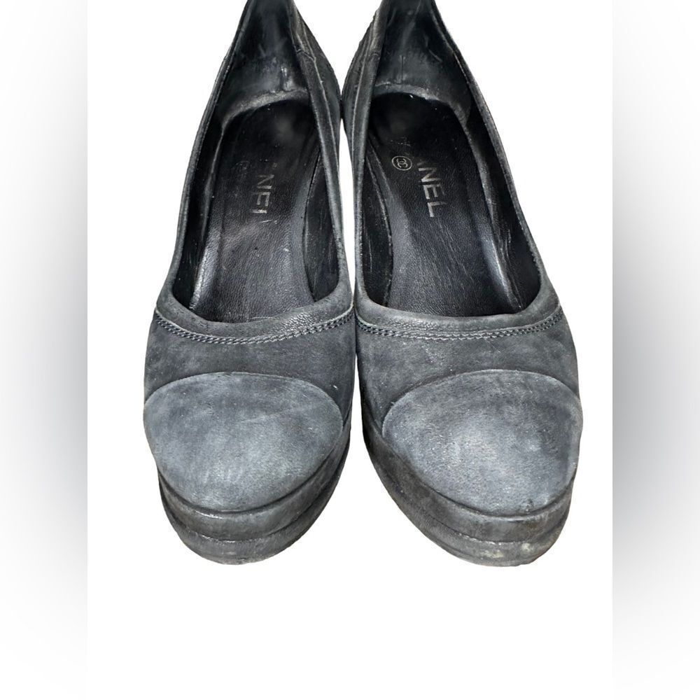 CHANEL Black Suede Heels - Picture 4 of 16